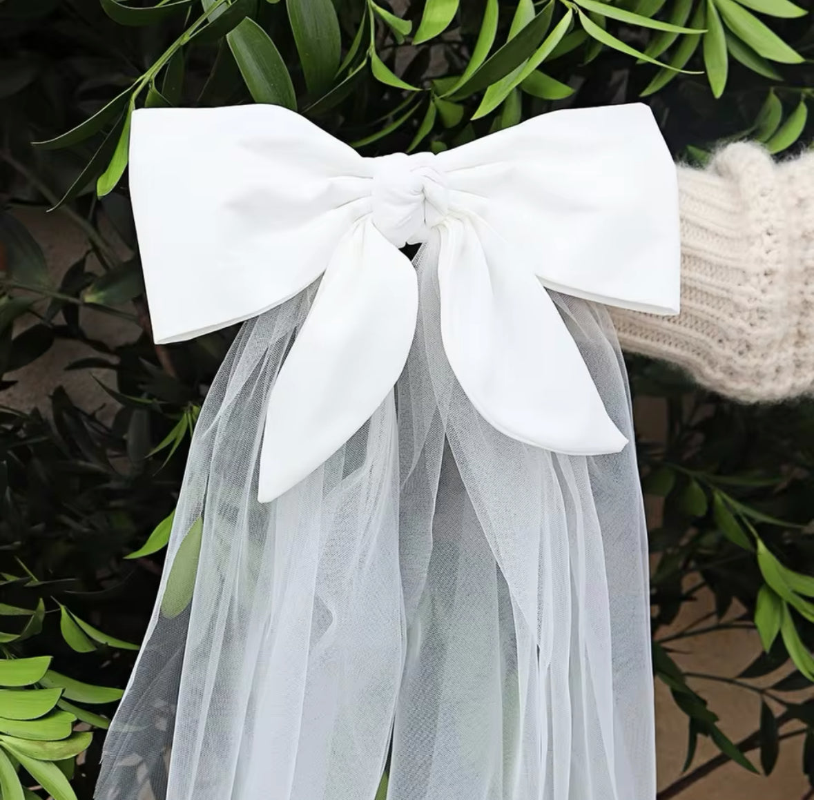 Veil hair bow